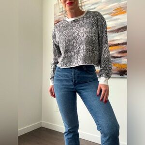 ARITZIA TNA Tour T-Shirt MEDIUM